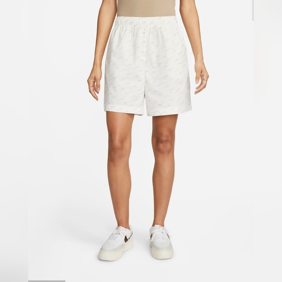 Nike Sportswear Swoosh Print Shorts Women's Size Large Style DV7932-133 NEW! - Picture 4 of 17